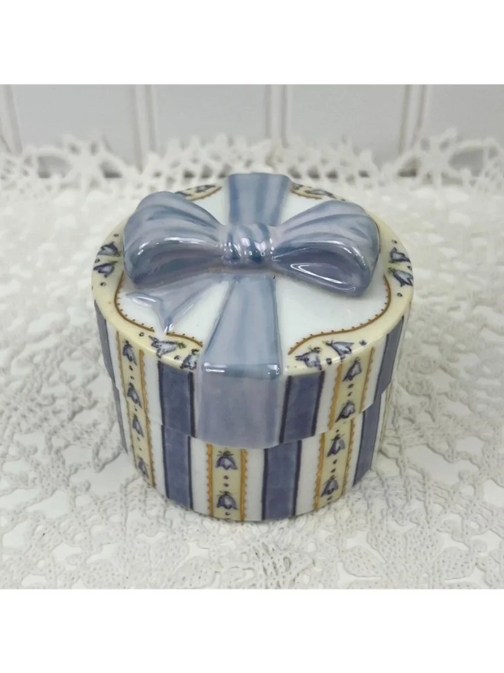 Dearest Daughter Ardleigh Elliott Heirloom Porcelain Music Box Mothers Day.